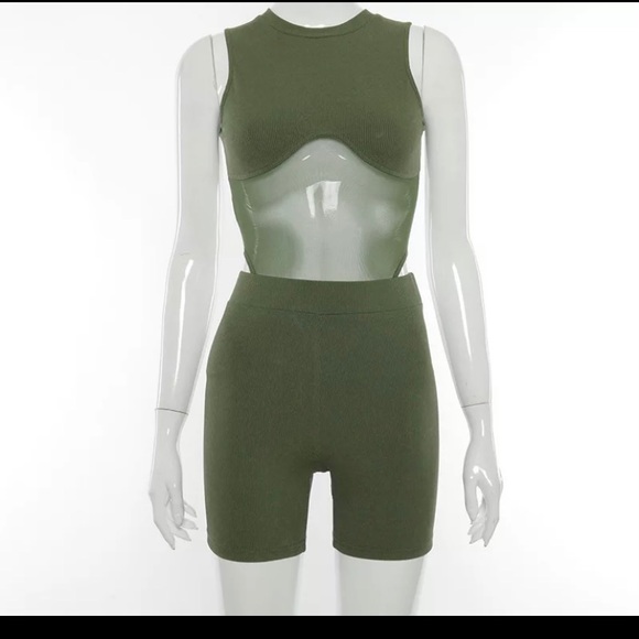 Two piece set - Picture 2 of 4